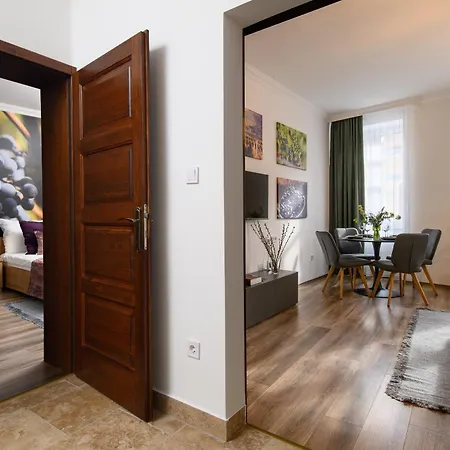 Varvedohaz Apartman Eger